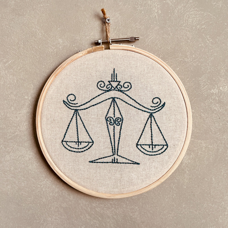 LIBRA DUO HOOP EMBROIDERY DIY KIT