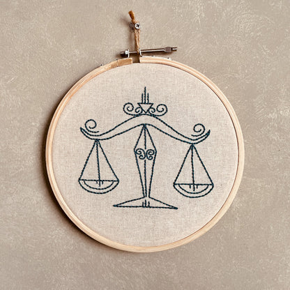 LIBRA DUO HOOP EMBROIDERY DIY KIT
